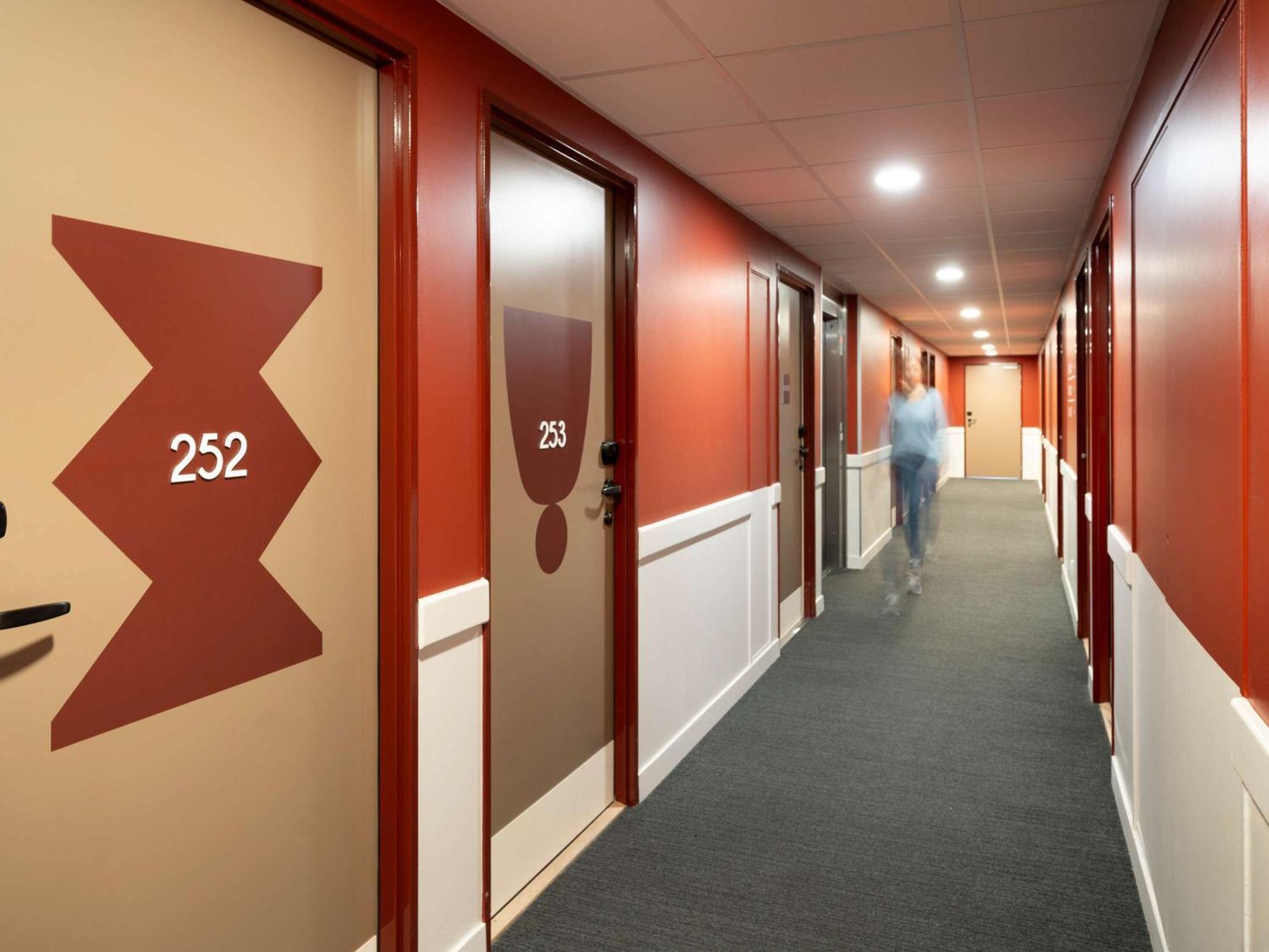 Готель Ibis Styles Prevessin Geneve Aeroport Екстер'єр фото